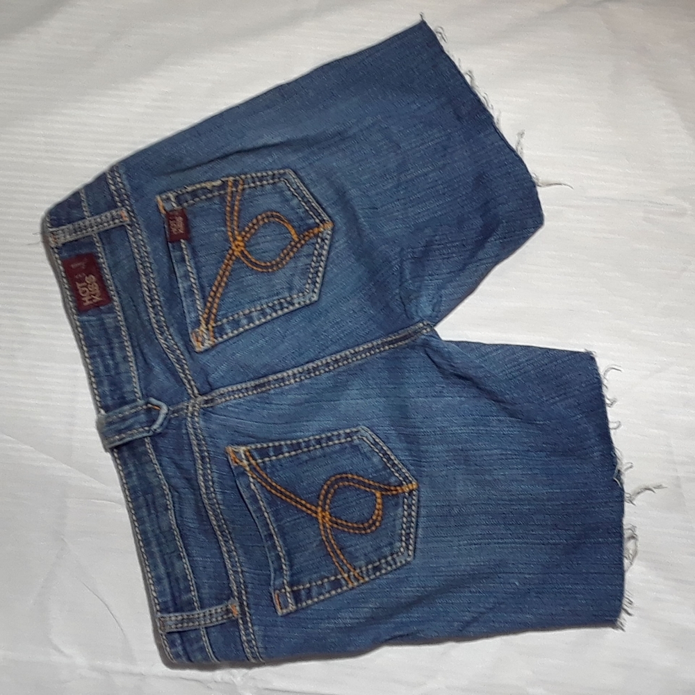 Hotkiss cut-off jean shorts - Picture 2 of 3